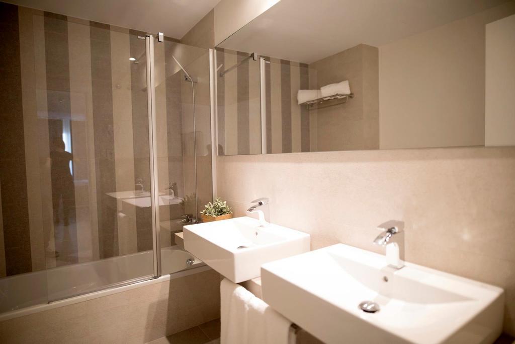 El Trebol Bar & Hotel Only Adults การ์โบเนรัส ภายนอก รูปภาพ